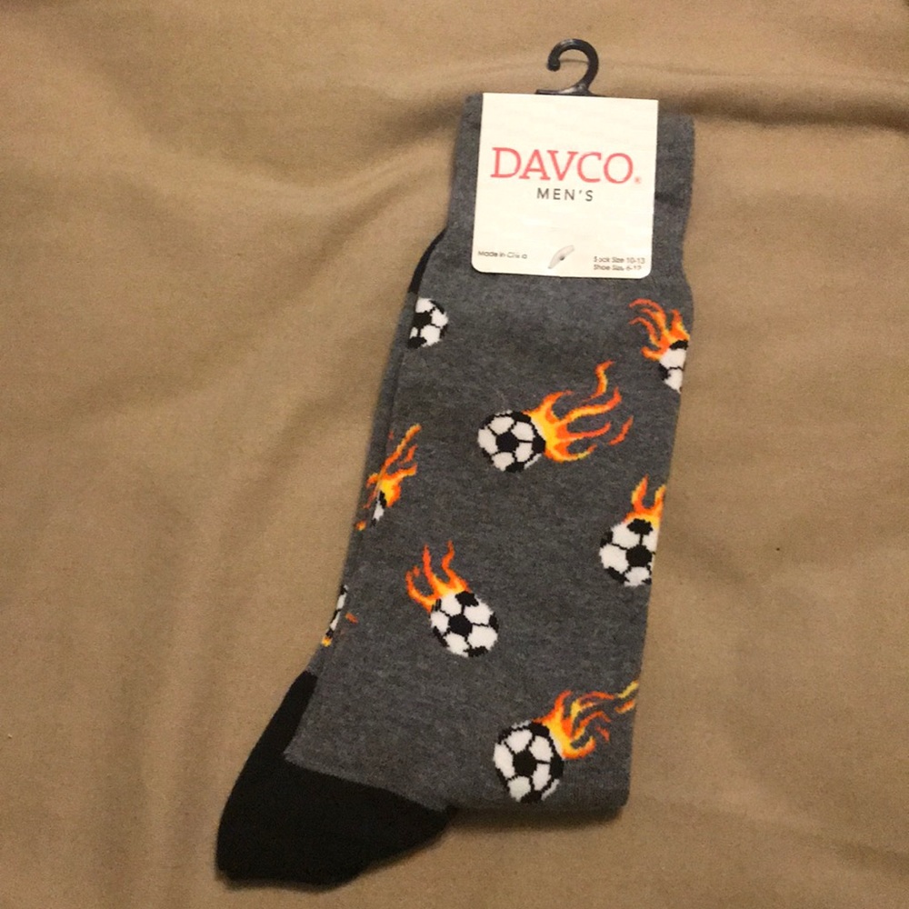 NWT Davco Mens On Fire Soccer Ball Socks $12 10-13
